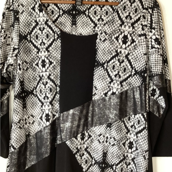 Style & Co.  Pull Over Blouse Size Medium - Picture 5 of 7